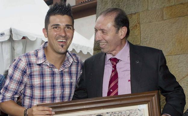 El emotivo adiós de David Villa a Quini: «Te estaré 